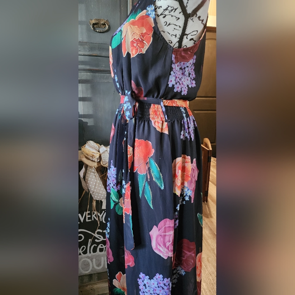 ChicMe Vibrant Floral Maxi Dress - Picture 6 of 7